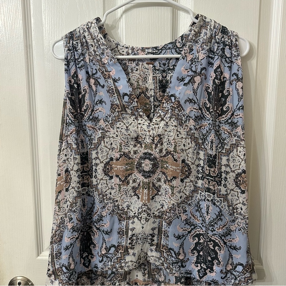 Free People Super-v Printed Darcy bohemian flowy V-neck swing top, S - Picture 3 of 5